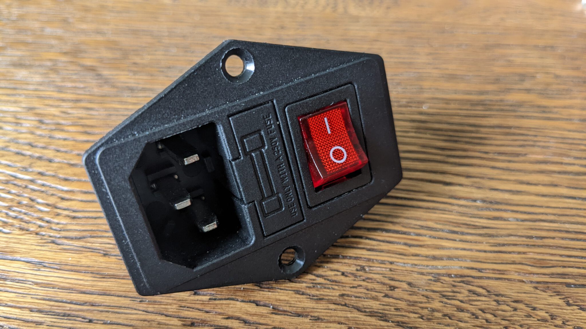 IEC320 C14 wiring Guide – DefVar